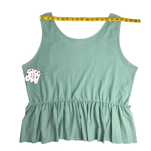 Free Kisses Sleeveless Tank Top – Plus Size 2X Green | Breezy‎ & Lightweight - Picture 8 of 14